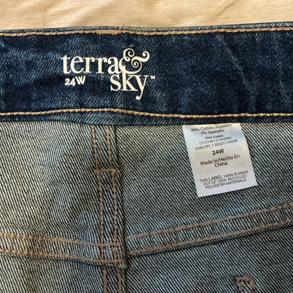 Terra & Sky Blue Jean Shorts Distressed Cut-Off Style - Picture 3 of 3